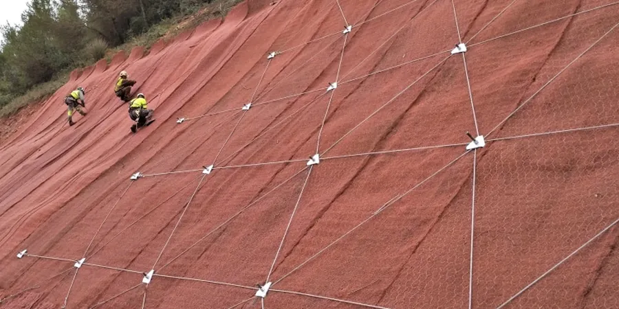 Böschungsstabilitätsanalyse in Remscheid: Geotechnik für sicheres Bauen im Bergischen Land
